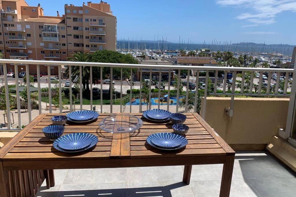 L'Effet Mer, Duplex Sur Le Port Avec Ses 2 Terrasses Vue Mer อิแยร์ ภายนอก รูปภาพ